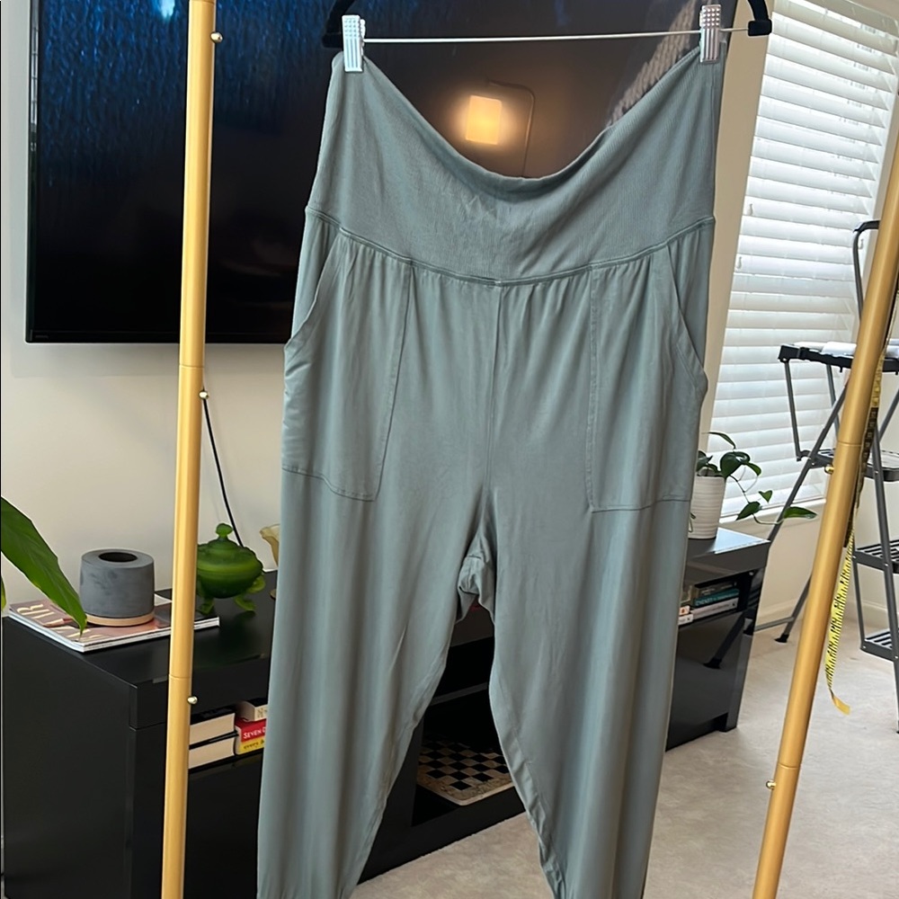 Aerie casual pants / joggers size XXL NWT